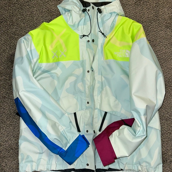 FW21 The North Face x Kaws Retro 1986 Mountain Jacket Ice Blue Size XL - Picture 1 of 9